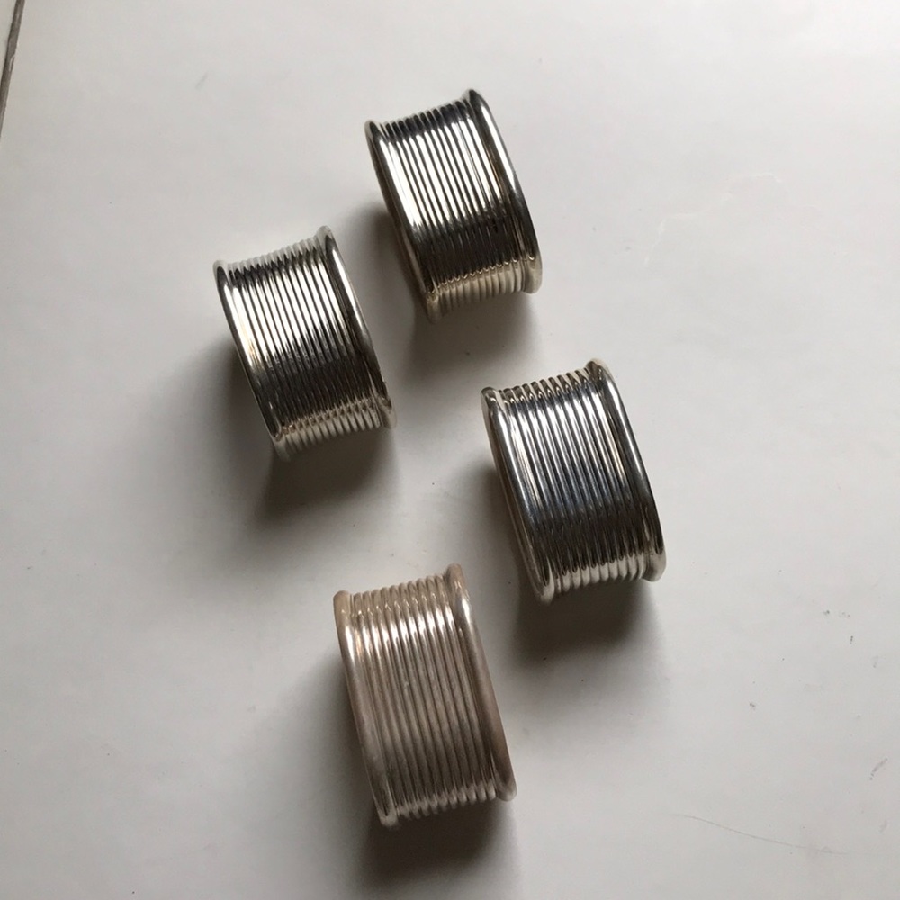 Vintage Silverplate napkin rings. Set of 4